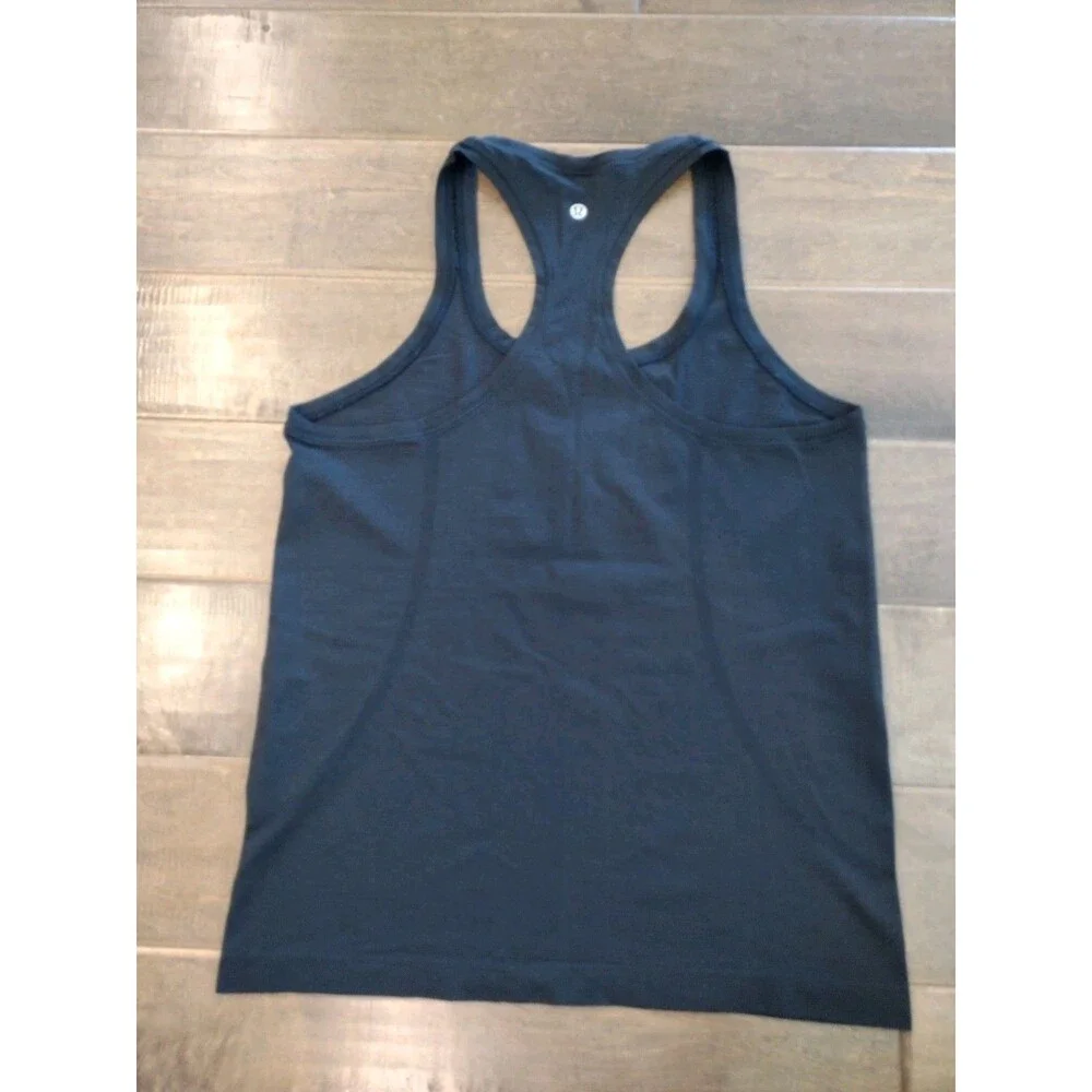 LULULEMON Women's EUC Swiftly Tech Black sleeveless tank top - size 10